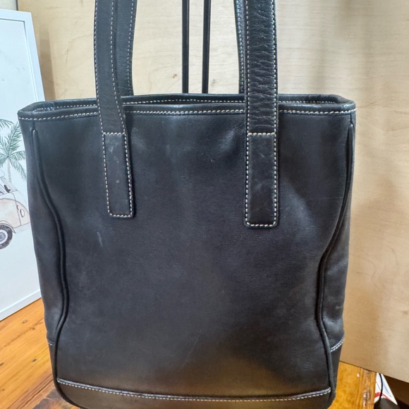 Coach Handbags - Coach Black Leather Shoulder Tote with White Contrast Stitching L2S-7776